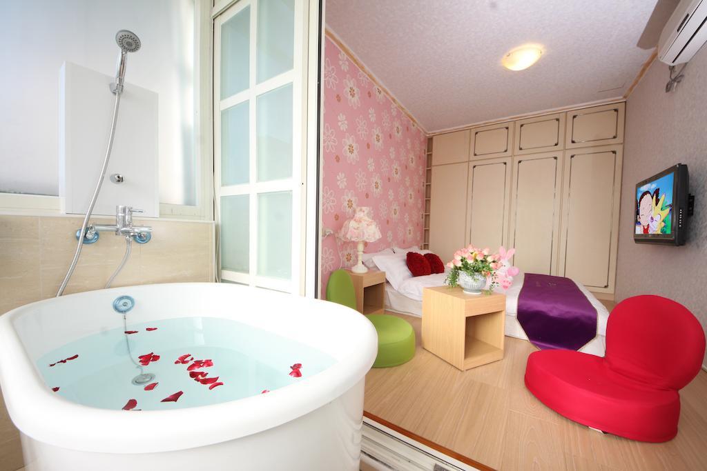 Avica Homestay Wujie Bagian luar foto